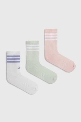 Zdjęcie produktu adidas skarpetki Essentials 3-pack kolor biały IZ0123