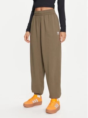 Zdjęcie produktu adidas Spodnie dresowe Essentials Fleece Boyfriend JIY9692 Khaki Loose Fit