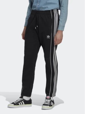 Zdjęcie produktu adidas Spodnie dresowe Rekive HK7319 Czarny Regular Fit