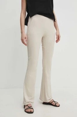 Zdjęcie produktu Answear Lab spodnie damskie kolor beżowy dzwony high waist