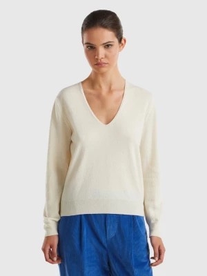 Zdjęcie produktu Benetton, Cream V-neck Sweater In Pure Merino Wool, size XL, Creamy White, Women United Colors of Benetton