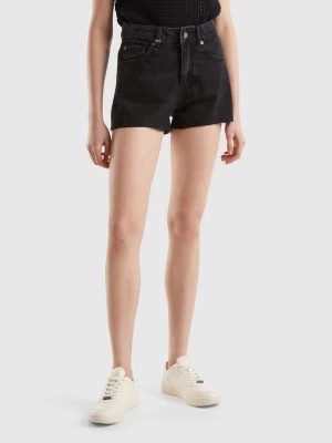 Zdjęcie produktu Benetton, Frayed Shorts In Recycled Cotton Blend, size 25, Black, Women United Colors of Benetton