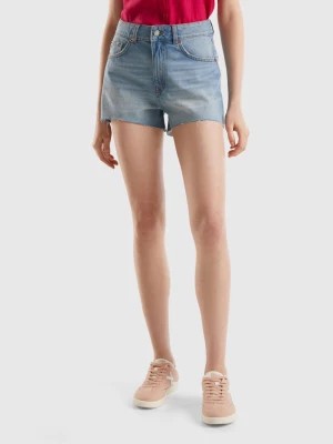 Zdjęcie produktu Benetton, Frayed Shorts In Recycled Cotton Blend, size 25, Light Blue, Women United Colors of Benetton