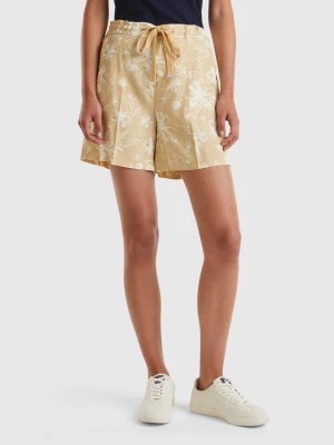 Zdjęcie produktu Benetton, Patterned Bermudas In Sustainable Viscose, size S, Beige, Women United Colors of Benetton