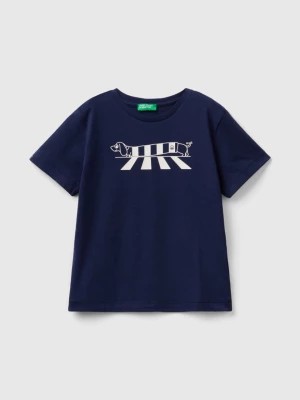 Zdjęcie produktu Benetton, T-shirt In Organic Cotton With Print, size 104, Dark Blue, Kids United Colors of Benetton