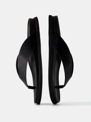 Zdjęcie produktu Bershka Męskie Sandały Z Paskami Mężczyzna Czarny