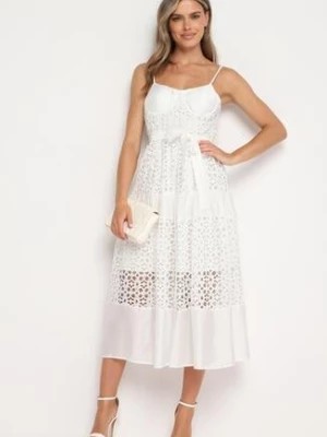 Zdjęcie produktu Biała Rozkloszowana Sukienka na Ramiączkach o Ażurowym Wzorze z Materiałowym Paskiem Mavidia