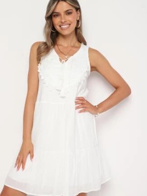 Zdjęcie produktu Biała Rozkloszowana Sukienka na Ramiączkach z Gumką w Pasie i Koronką przy Dekolcie Alorea