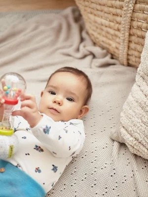 Zdjęcie produktu Białe body niemowlęce z długim rękawem w kwiaty 5.10.15.