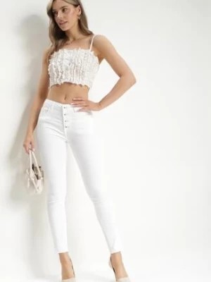 Zdjęcie produktu Białe Dopasowane Jeansy Skinny z Ozdobnymi Guzikami i Regularnym Stanem Iellema