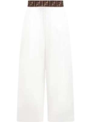 Zdjęcie produktu Białe spodnie z szerokimi nogawkami i brązowym paskiem z logo Fendi