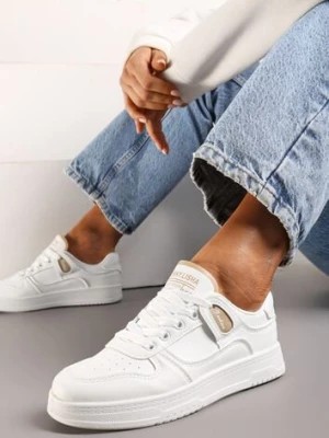 Zdjęcie produktu Biało-Beżowe Sneakersy z Cholewką przed Kostkę z Delikatną Perforacją Trissa