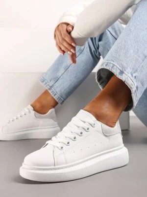 Zdjęcie produktu Biało-Szare Sneakersy na Gładkiej Platformie z Ozdobną Wstawką z Tyłu Crisulla