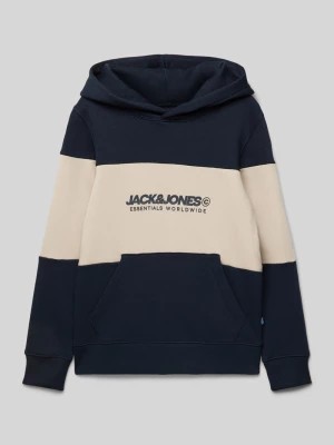 Zdjęcie produktu Bluza o luźnym kroju z kapturem i kieszenią kangurką model ‘ELEGACY’ jack & jones