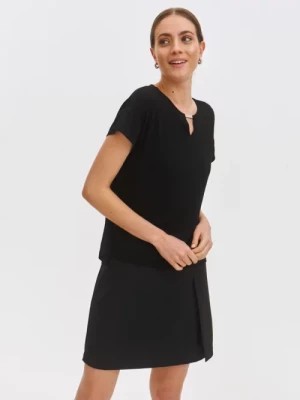 Zdjęcie produktu Luźna bluzka damska czarna z metalową aplikacją przy dekolcie TOP SECRET