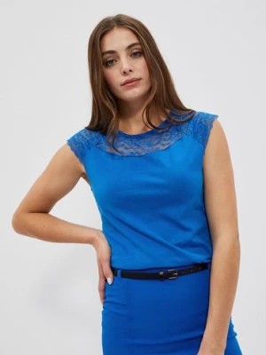 Zdjęcie produktu Bluzka damska z koronkowym dekoltem niebieska Moodo