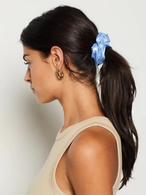 Zdjęcie produktu Błyszcząca gumka scrunchie Etam