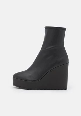 Zdjęcie produktu Botki na obcasie Steve Madden