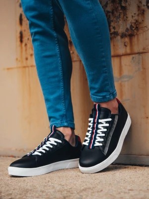Zdjęcie produktu Buty męskie sneakersy z kontrastowymi detalami - czarne V3 OM-FOSL-0112
 -                                    44