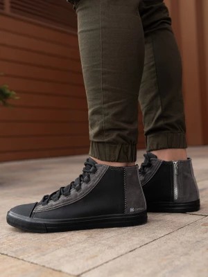 Zdjęcie produktu Męskie buty trampki z kontrastującymi elementami - czarne OM-FOTH-0140
 -                                    41