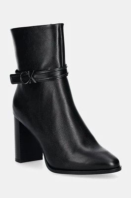 Zdjęcie produktu Calvin Klein botki HEEL ANKLE BOOT 85 W/HW LTH damskie kolor czarny na słupku HW0HW02185