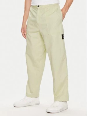 Zdjęcie produktu Calvin Klein Jeans Spodnie materiałowe J30J325126 Zielony Regular Fit
