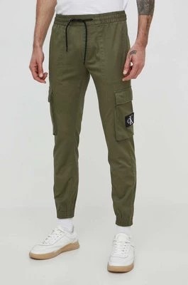 Zdjęcie produktu Calvin Klein Jeans spodnie męskie kolor zielony w fasonie cargo