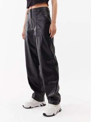 Zdjęcie produktu Calvin Klein Jeans Spodnie z imitacji skóry J20J221385 Czarny Regular Fit