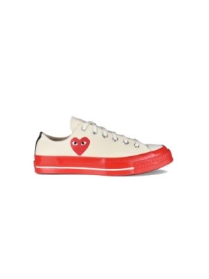 Zdjęcie produktu Chuck Taylor Sneakers - Beżowa Kanwa, Czerwone Serce Logo Comme des Garçons