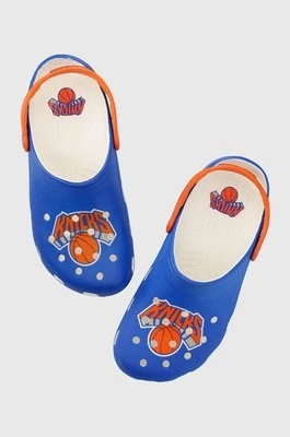 Zdjęcie produktu Crocs klapki NBA CO York Knicks Classic Clog kolor niebieski 208862