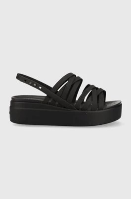 Zdjęcie produktu Crocs sandały Brooklyn Strappy Low Wedge damskie kolor czarny na platformie 206751