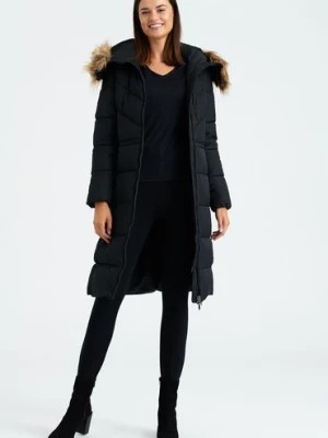 Zdjęcie produktu Czarna kurtka damska zimowa z futerkowym kapturem Greenpoint