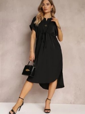Zdjęcie produktu Czarna Pudełkowa Sukienka Oversize Ozdobiona Guzikiem Tiaka