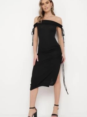 Zdjęcie produktu Czarna Sukienka Midi Dopasowana z Hiszpańskim Dekoltem i Rozcięciem Sadille