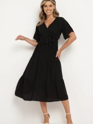Zdjęcie produktu Czarna Sukienka z Bawełny z Kopertowym Dekoltem Gumką w Pasie Paskiem i Falbanką Grielle
