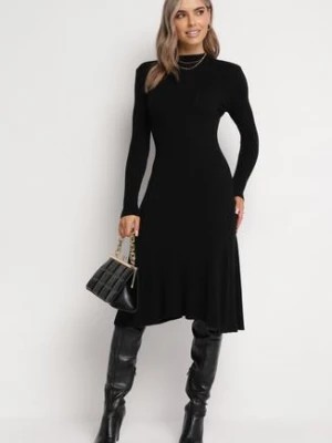 Zdjęcie produktu Czarna Sweterkowa Sukienka z Półgolfem i Rozkloszowanym Dołem Tamenesa
