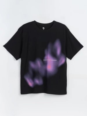 Zdjęcie produktu Czarny t-shirt oversize z kolorowym nadrukiem z przodu