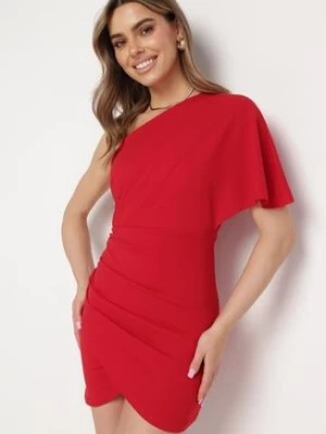 Zdjęcie produktu Czerwona Asymetryczna Sukienka z Ozdobnym Drapowaniem Aerlia