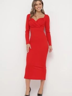Zdjęcie produktu Czerwona Dopasowana Sukienka Maxi z Kopertowym Dekoltem Mistena