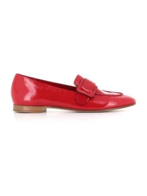 Zdjęcie produktu Czerwone lakierowane płaskie sandały DEL Carlo