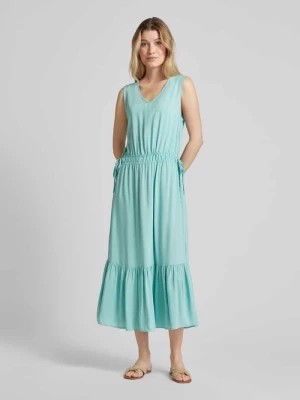 Zdjęcie produktu Długa sukienka z wiskozy z dekoltem w serek model ‘Radia’ Soyaconcept