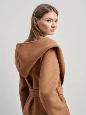 Zdjęcie produktu Długi brązowy płaszcz damski oversize OCHNIK