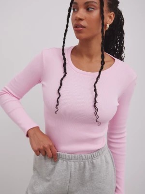 Zdjęcie produktu Dopasowany top z długim rękawem z prążkowanej dzianiny w kolorze CANDY PINK - MOODY-XL Marsala