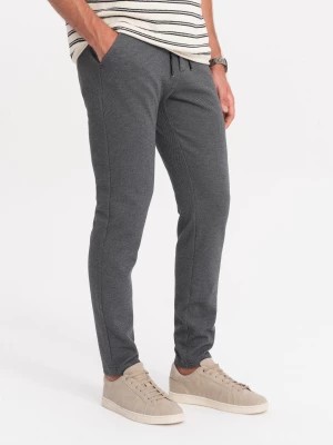 Zdjęcie produktu Dzianinowe spodnie męskie z gumką w pasie - ciemnoszare V2 OM-PACP-0116
 -                                    L