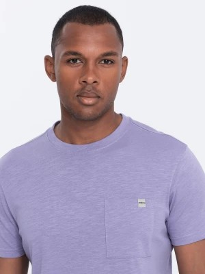 Zdjęcie produktu Dzianinowy T-shirt męski z naszytą kieszonką - fioletowy V1 S1621
 -                                    XL