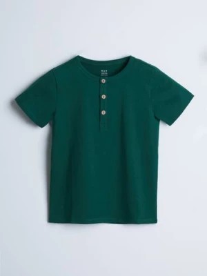 Zdjęcie produktu Dzianinowy zielony t-shirt z guziczkami - unisex - Limited Edition