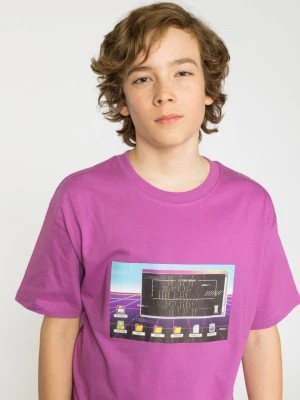 Zdjęcie produktu Fioletowy t-shirt oversize z nadrukiem Reporter Young