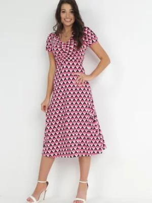 Zdjęcie produktu Fuksjowa Sukienka Taliowana z Marszczeniem w Geometryczny Wzór Garnette