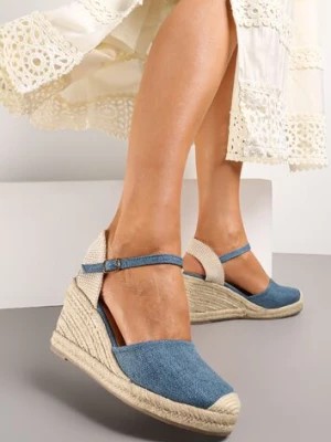 Zdjęcie produktu Granatowe Sandały z Klamrą na Koturnie Ozdobione Jutowymi Warkoczami Wrapase