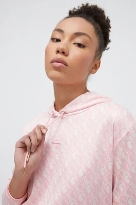Zdjęcie produktu Guess bluza damska kolor różowy z kapturem wzorzysta V4RQ13 KC2X2